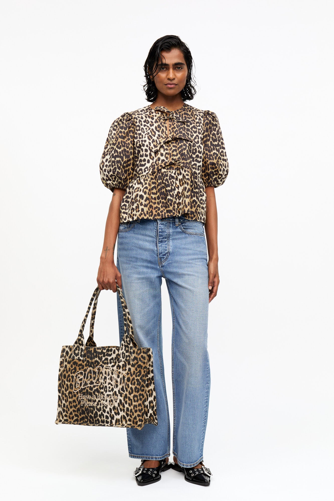 GANNI Leopardblus med knyte