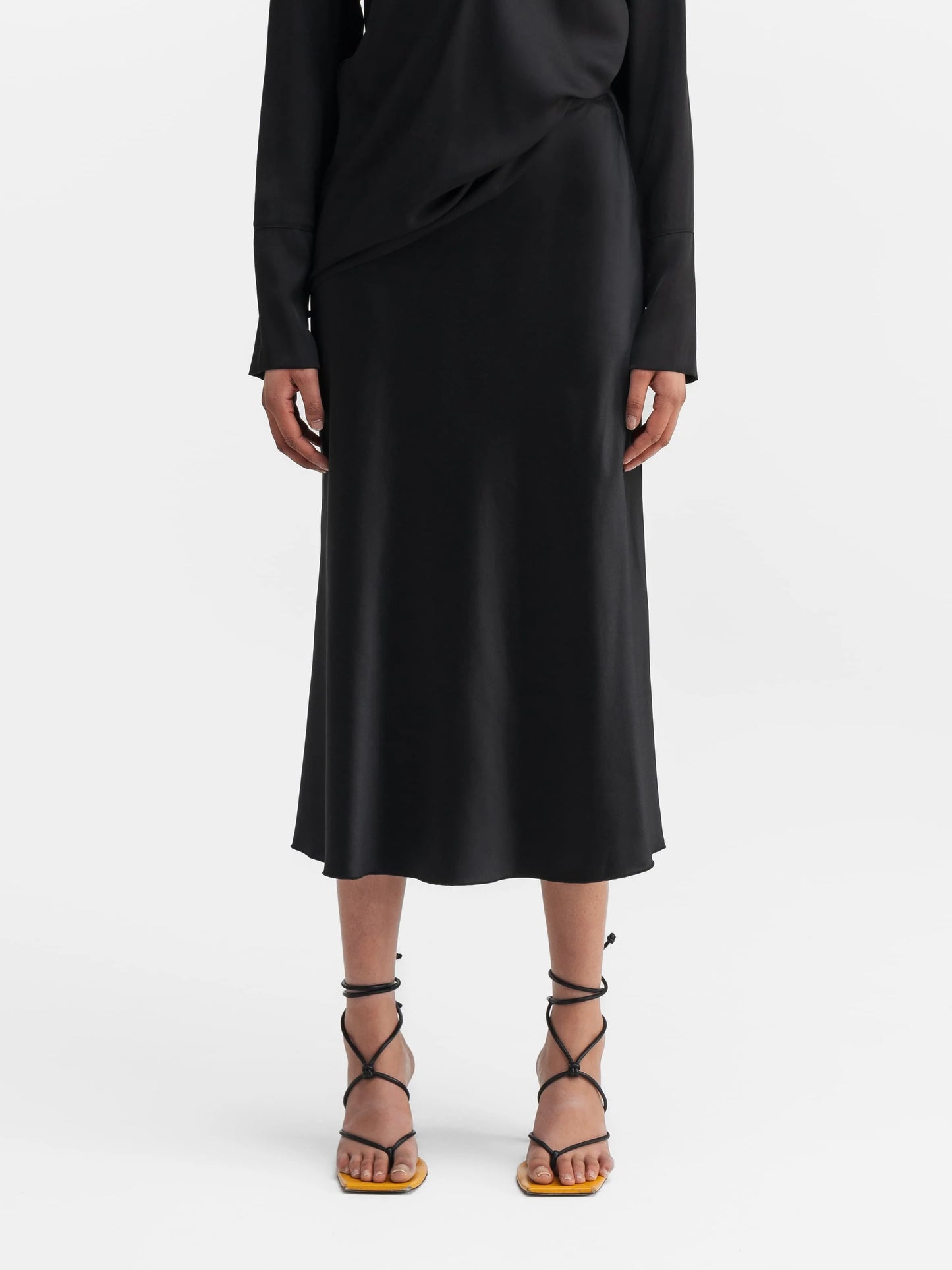 Hana Satin Skirt Ahlvar