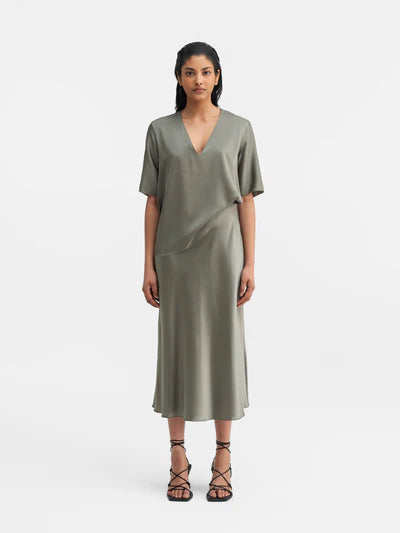 Ahlvar Yoli V-neck Blouse