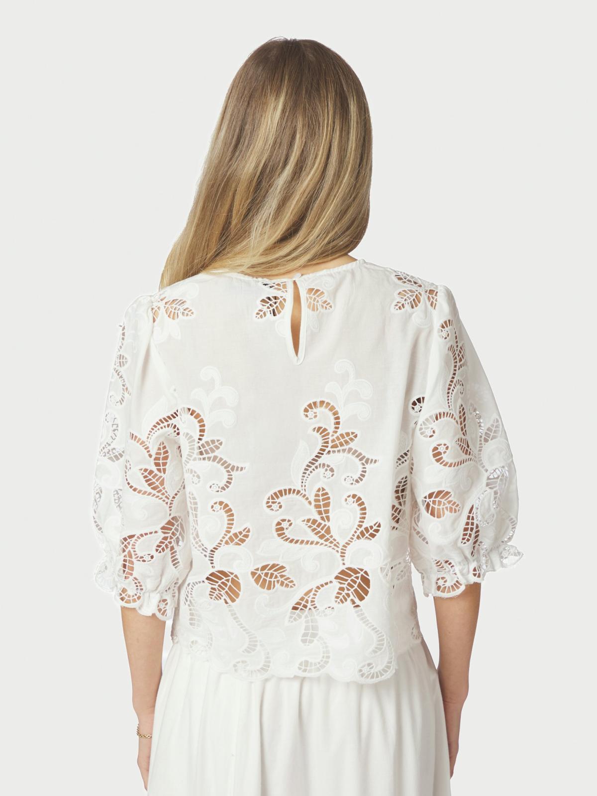 Neo Noir Fia Embroidery Blouse