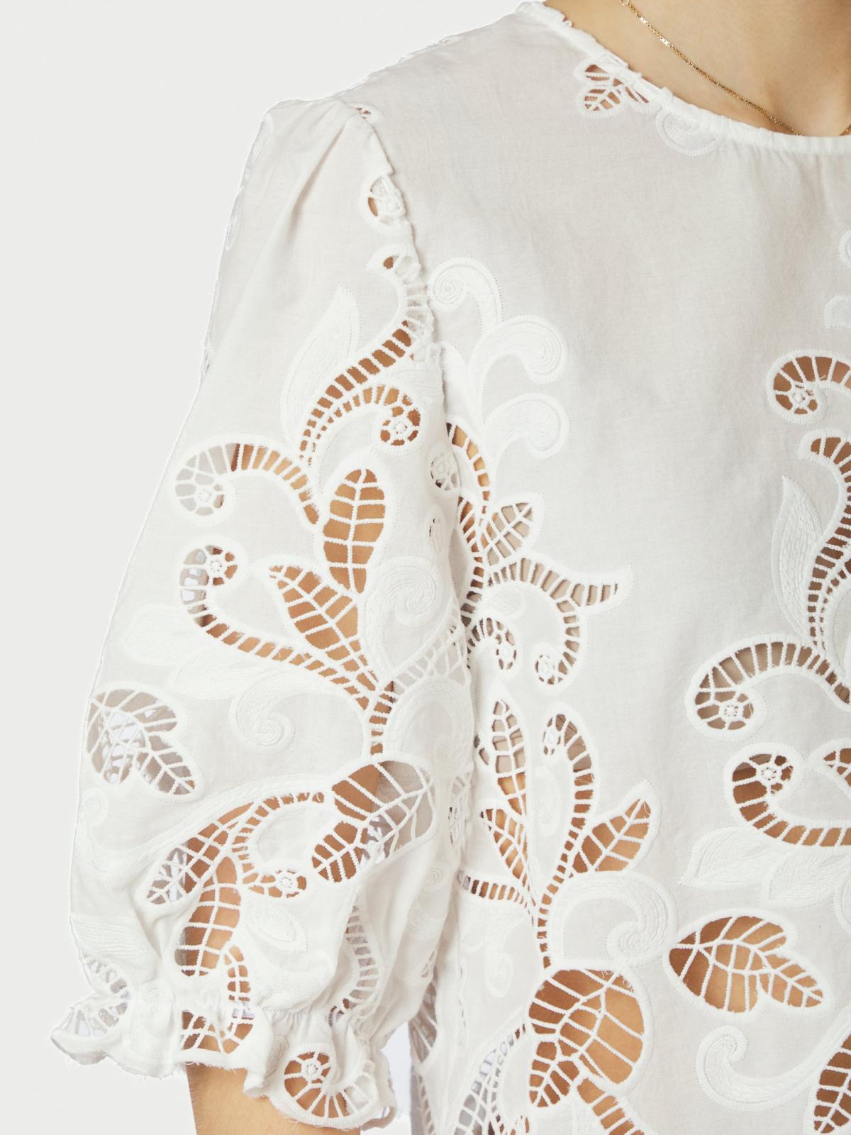 Neo Noir Fia Embroidery Blouse