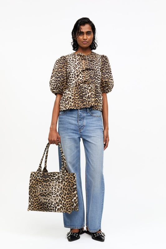 GANNI Leopardblus med knyte