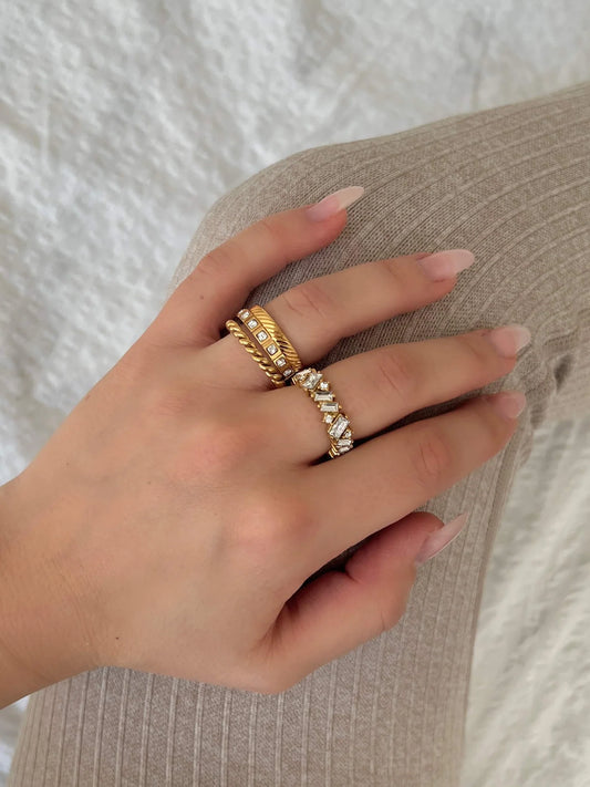 Oblique Olga Ring