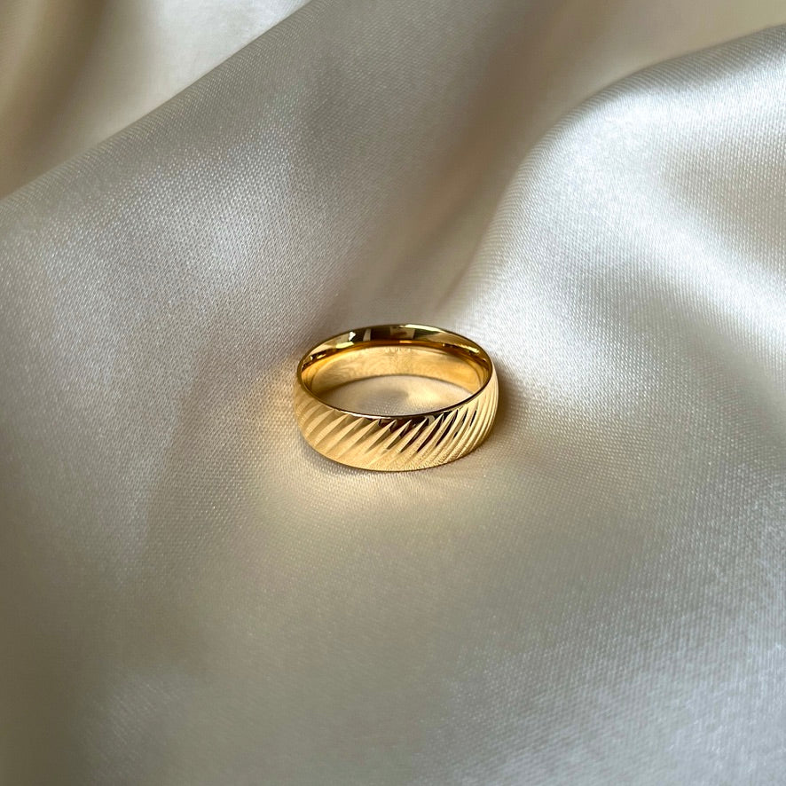 Oblique Olive Ring