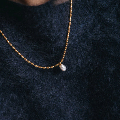 Polly Pearl Necklace