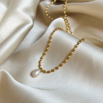 Polly Pearl Necklace