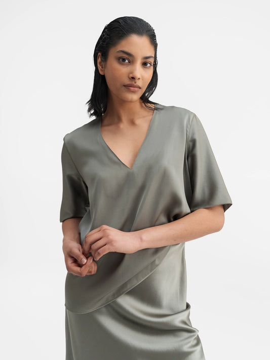 Ahlvar Yoli V-neck Blouse